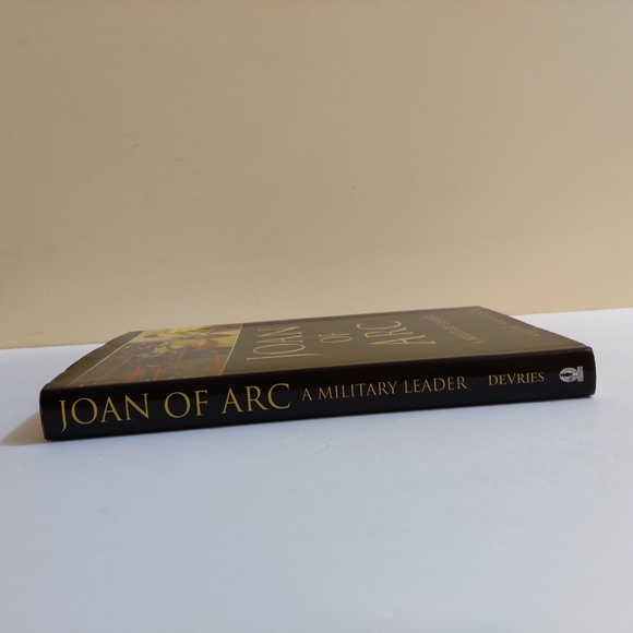 NEW Joan of Arc A Military Leader By Kelly Devries Sutton - Picture 4 of 7
